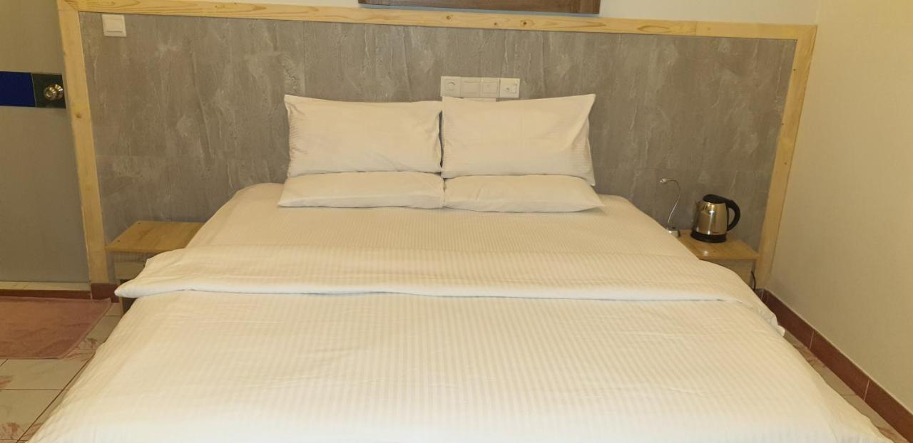 Hotel Gurus Maldives At Gulhi Island Exterior foto