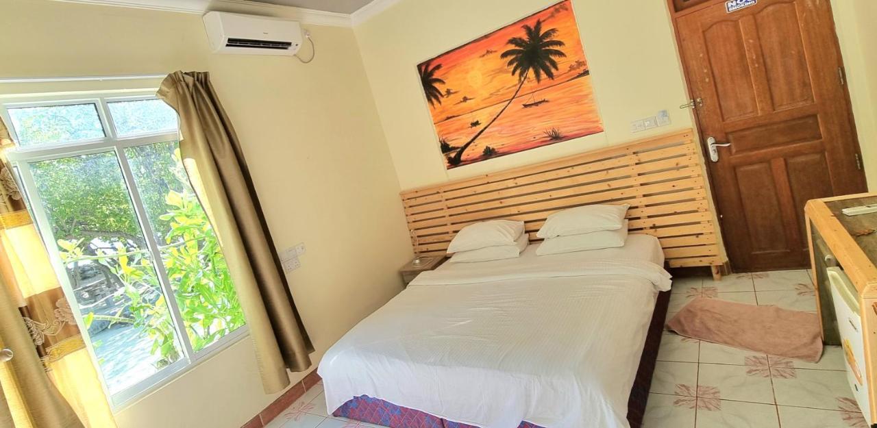Hotel Gurus Maldives At Gulhi Island Exterior foto