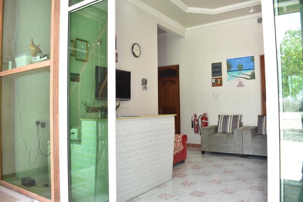 Hotel Gurus Maldives At Gulhi Island Exterior foto