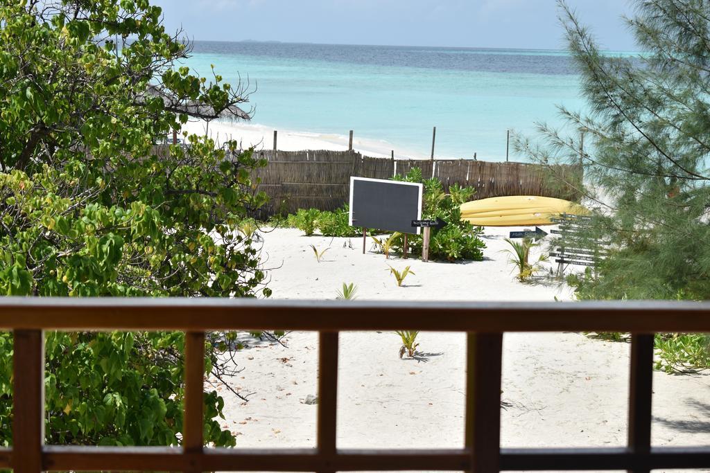 Hotel Gurus Maldives At Gulhi Island Exterior foto