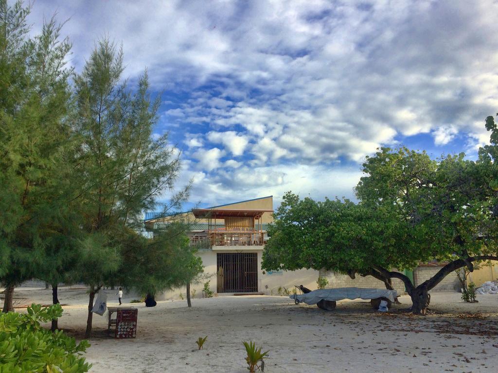 Hotel Gurus Maldives At Gulhi Island Exterior foto
