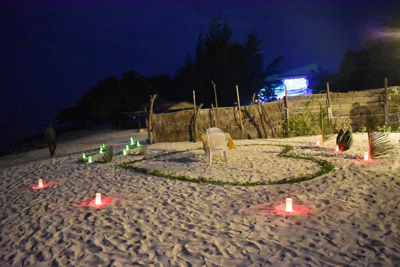 Hotel Gurus Maldives At Gulhi Island Exterior foto